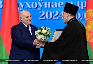 Председателю Издательского совета Белорусской Православной Церкви протоиерею Олегу Кунцевичу вручена премия Президента Республики Беларусь «За духовное возрождение»